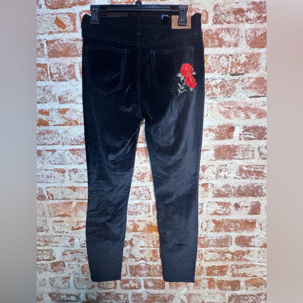 SOLD LIVE NWT Johnny Was Black Velve Jeans with Red Rose Embroidery - Size 28 - Picture 7 of 7